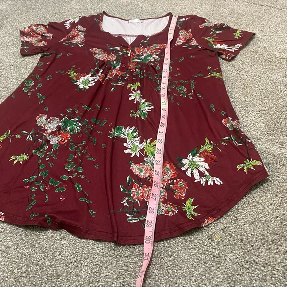2/$12 Red Wine Floral Casual Short Sleeve Top Women’s Size Large - Picture 3 of 7